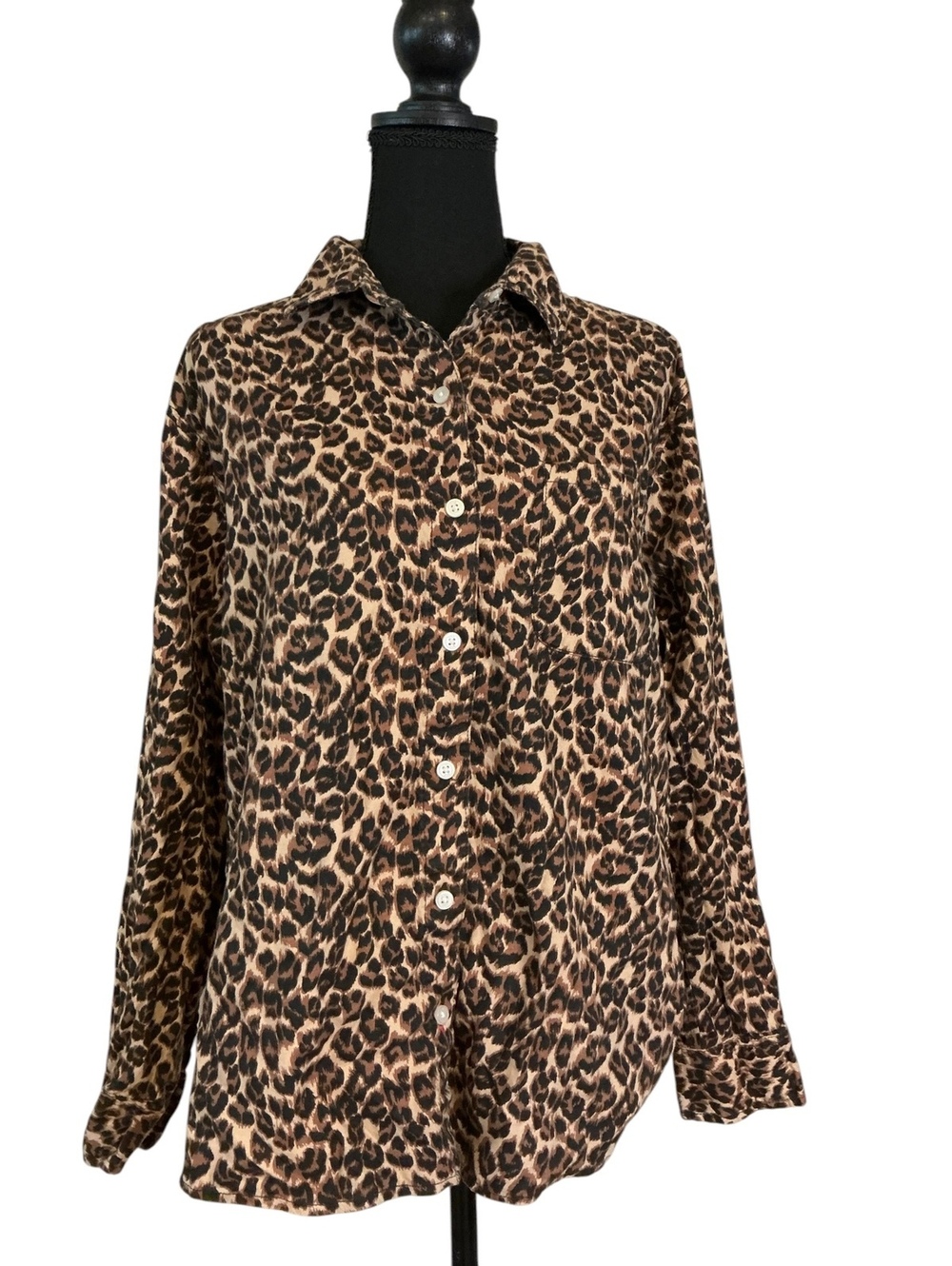 Aerie Leopard Print Button-Up Shirt Size Small